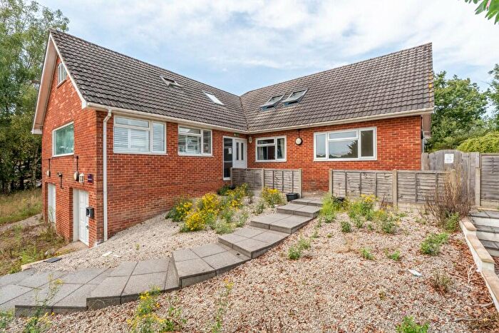 6 Bedroom Detached House For Sale In Fontley Road, Fareham, Hampshire, PO15