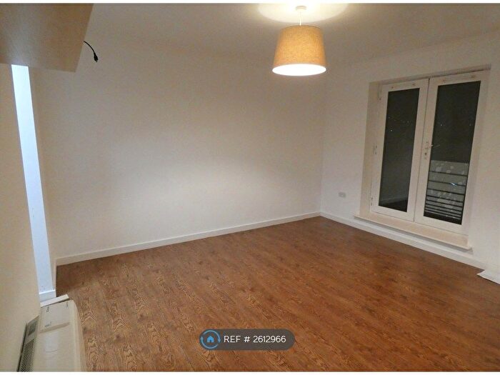 2 Bedroom Flat To Rent In Anchor Drive, Tipton, DY4