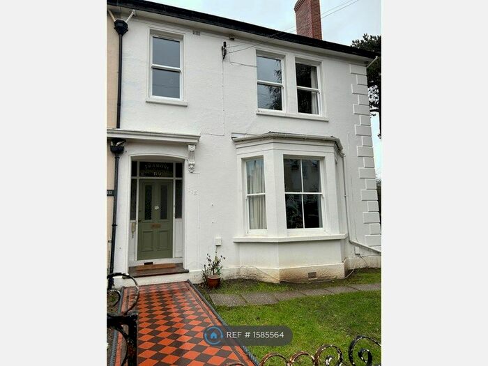 1 Bedroom Flat To Rent In Holmesdale Road, Reigate, RH2