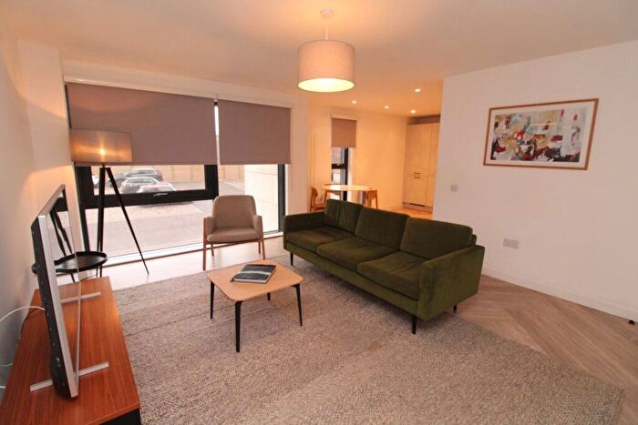 2 Bedroom Flat To Rent In Minerva Way, Finnieston, G3