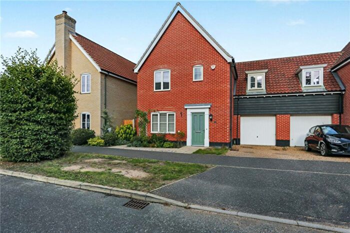 3 Bedroom Link Detached House For Sale In Trafford Way, Spixworth, Norwich, Norfolk, NR10