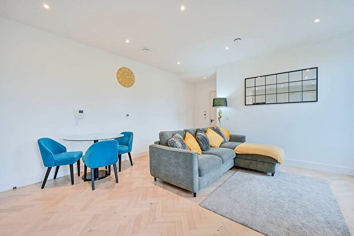 1 Bedroom Flat For Sale In Oldham Terrace, Acton, London, W3