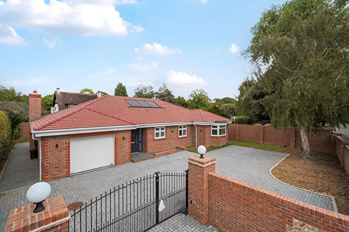 3 Bedroom Detached Bungalow For Sale In Gossamer Lane, Bognor Regis, PO21