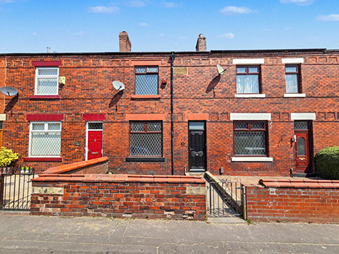 2 Bedroom Terraced House For Sale In Bolton Road, Rochdale, Greater Manchester, OL11