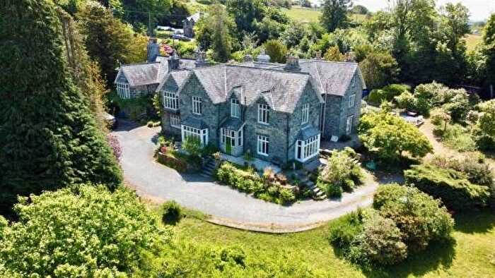 3 Bedroom Maisonette For Sale In Llanbedr, Gwynedd, LL45