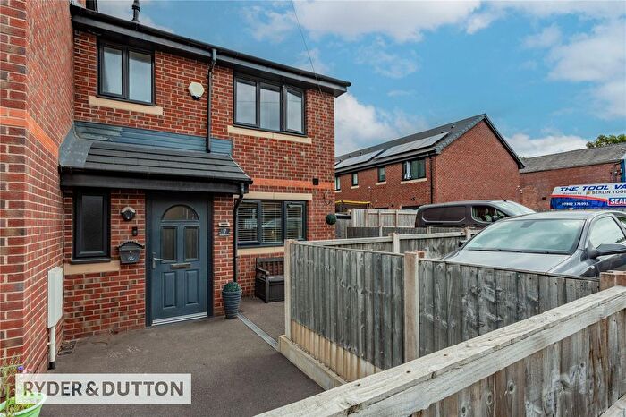 3 Bedroom End Of Terrace House For Sale In Clough Bank Mews, Royton, Oldham, Greater Manchester, OL2