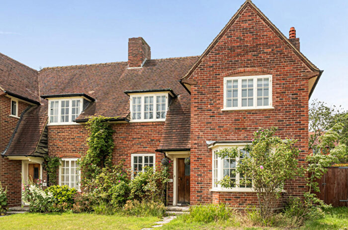 3 Bedroom Semi-Detached House For Sale In Ethelburt Avenue, Bassett Green, Southampton, Hampshire, SO16