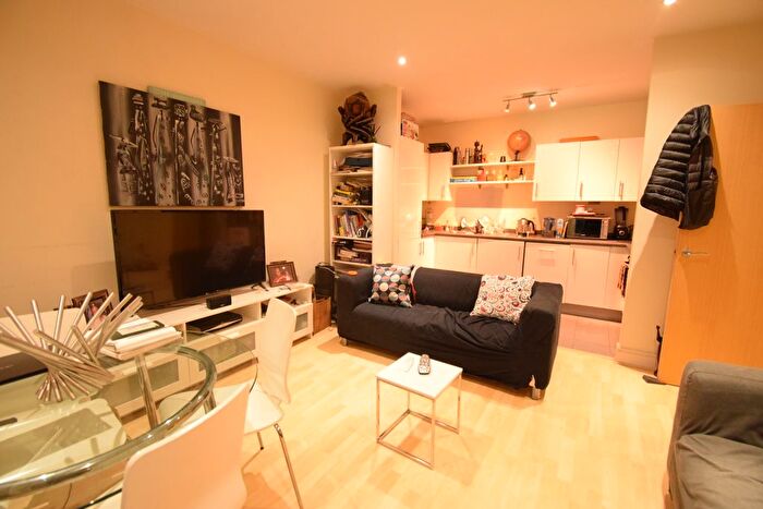 1 Bedroom Flat For Sale In Albemarle Road, Beckenham, BR3