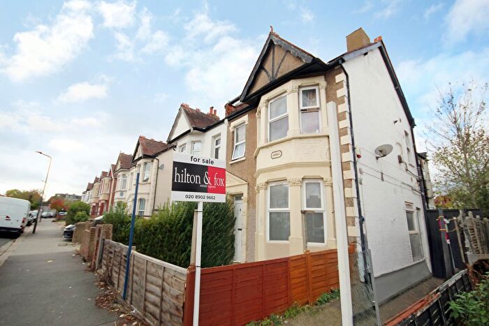 1 Bedroom Maisonette For Sale In District Road, Wembley, Middlesex, HA0