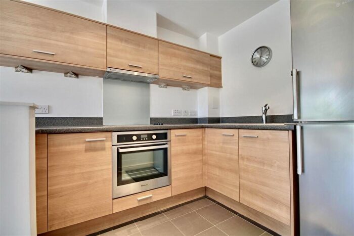1 Bedroom Flat To Rent In Richmond House, Bonfire Corner, Portsmouth, PO1