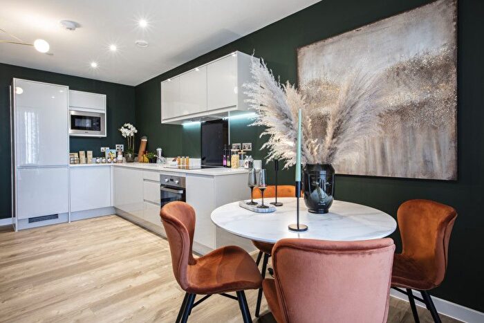 1 Bedroom Flat For Sale In Albert Road, East Barnet, Barnet, EN4