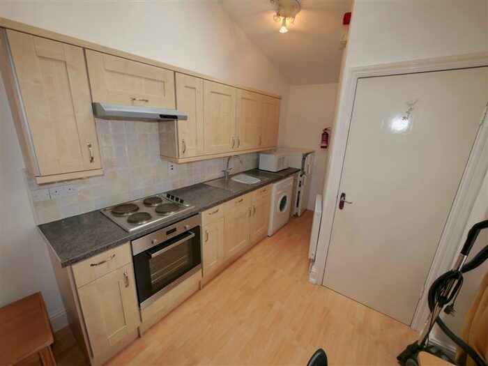 1 Bedroom Flat To Rent In A Royal Park TerraceHyde ParkLeeds, LS6