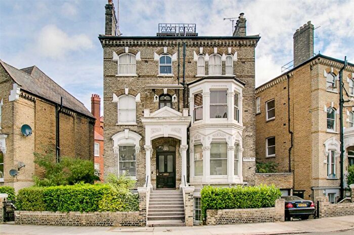 2 Bedroom Flat For Sale In Auriol Road, London, W14