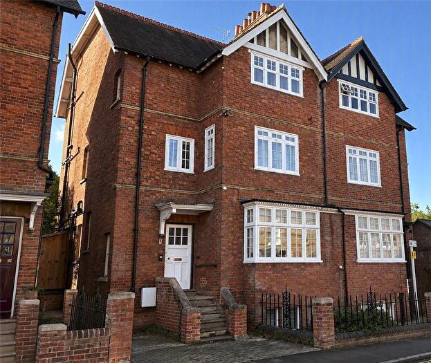 5 Bedroom Semi-Detached House For Sale In St. Bernards Road, Oxford, Oxfordshire, OX2