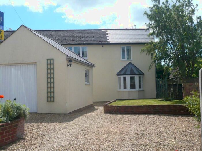 3 Bedroom Detached House To Rent In Chapel Lane, Fernham, SN7