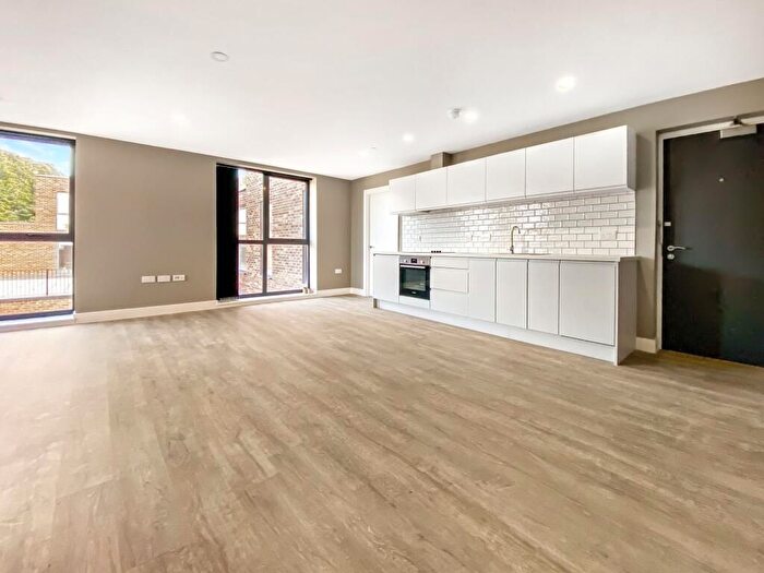 2 Bedroom End Of Terrace House To Rent In Springfield Road, London, W7