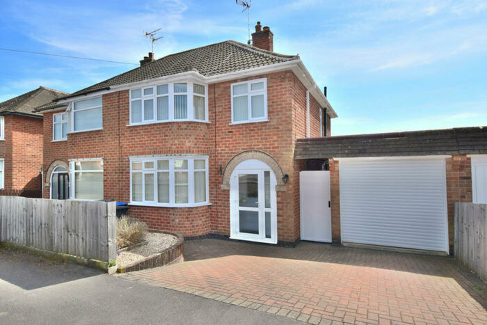 3 Bedroom Semi-Detached House To Rent In Leybury Way, Leicester, LE7