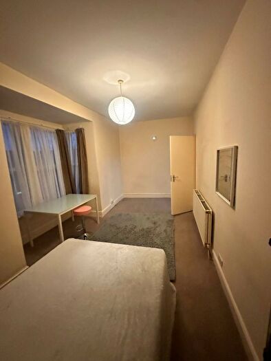 1 Bedroom Flat To Rent In East Ham, E6