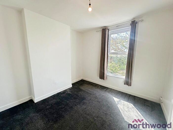 3 Bedroom Flat To Rent In Rosemary Crescent, Clacton-On-Sea, CO15