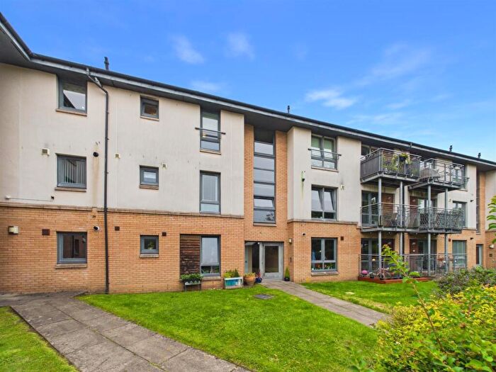 2 Bedroom Flat For Sale In Kirkton Avenue, Glasgow, G13