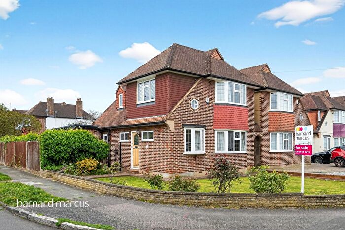 3 Bedroom Detached House For Sale In Blakes Avenue, New Malden, KT3