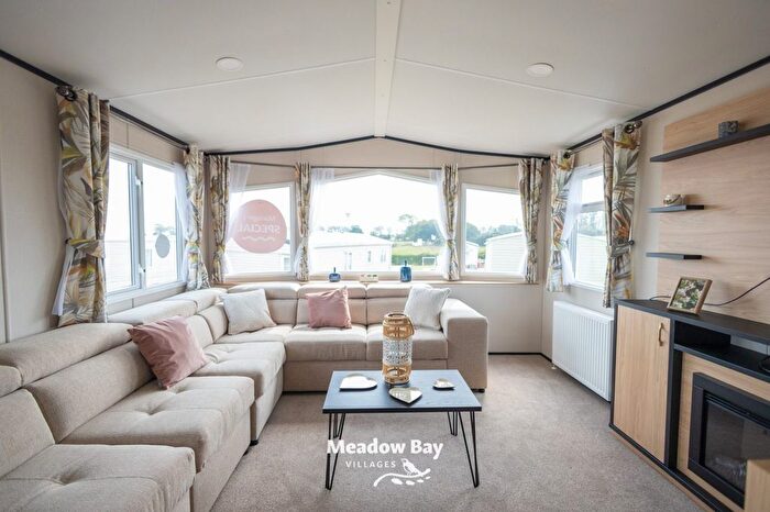 2 Bedroom Mobile/park Home For Sale In Plough Road, Minster On Sea, Sheerness, ME12