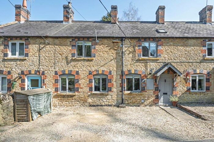 3 Bedroom Terraced House For Sale In The Hollows, Long Compton, CV36
