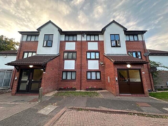 1 Bedroom Flat For Sale In Banner Close, RM19