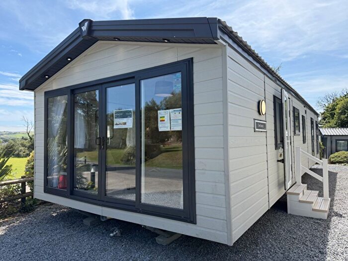 2 Bedroom Park Home For Sale In Devonshire Drive, Tenby, SA70