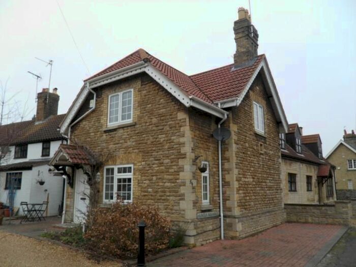 2 Bedroom Detached House To Rent In Cherry Orton Road, Orton Waterville, Peterborough, PE2
