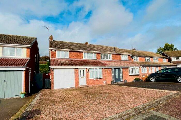 3 Bedroom Property To Rent In Rocklands Crescent, Lichfield, WS13