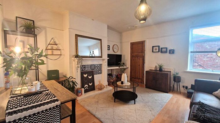 3 Bedroom Flat To Rent In Rokeby Terrace, Heaton, Newcastle Upon Tyne, NE6