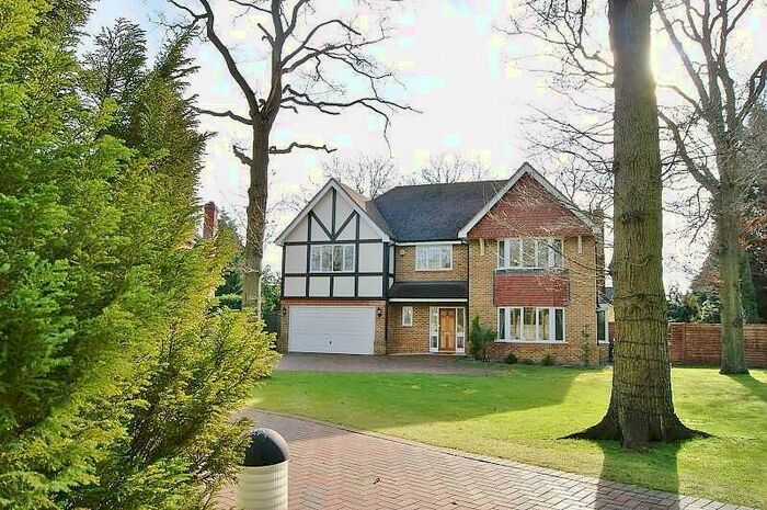 5 Bedroom Detached House To Rent In The Spinney, Gerrards Cross, Buckinghamshire, SL9