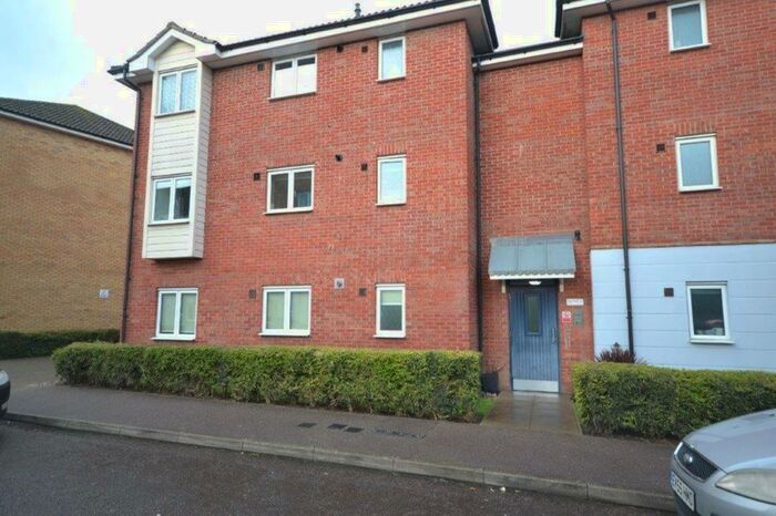 2 Bedroom Apartment To Rent In Willow Road, CM6