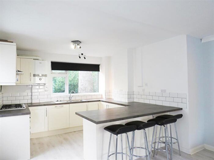 2 Bedroom Apartment To Rent In Redwood Way, Southampton, SO16