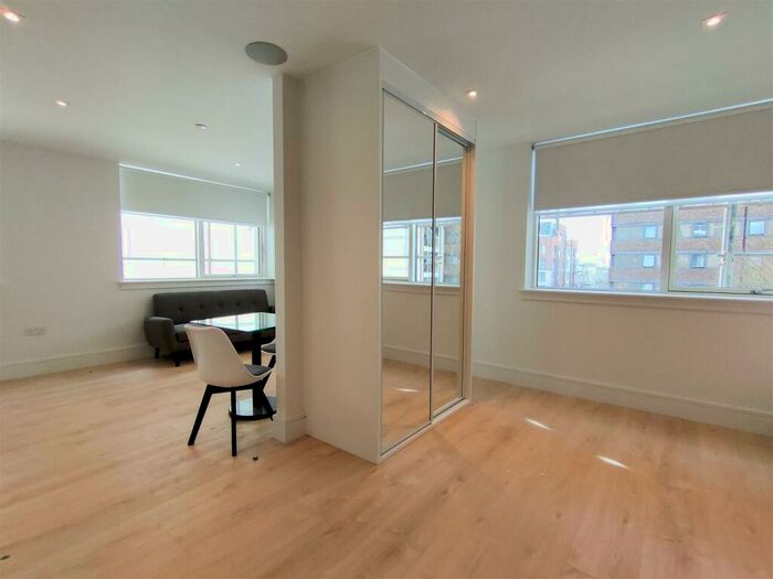 Studio To Rent In Ewing House, Brentwood, CM14