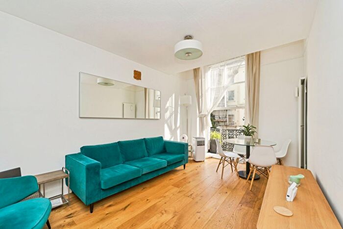 1 Bedroom Flat For Sale In Gloucester Terrace, London, W2