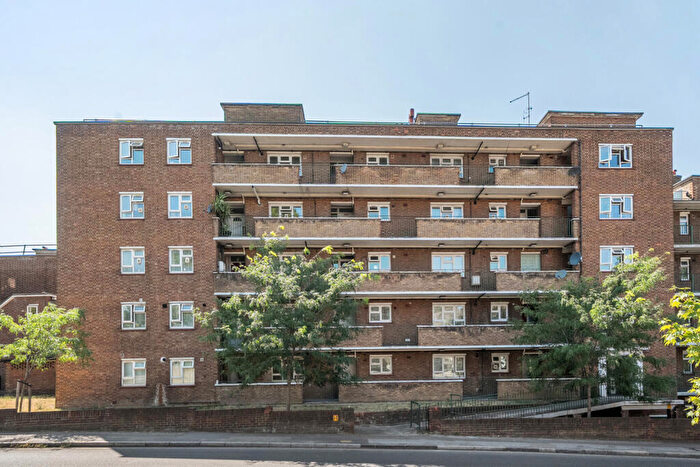 2 Bedroom Apartment For Sale In Hither Green Lane, London, SE13
