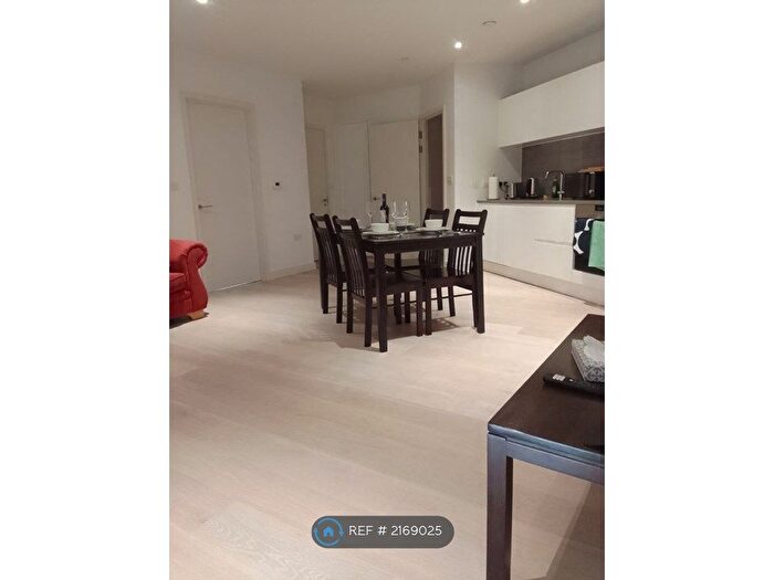 2 Bedroom Flat To Rent In Cutter House, London, E16