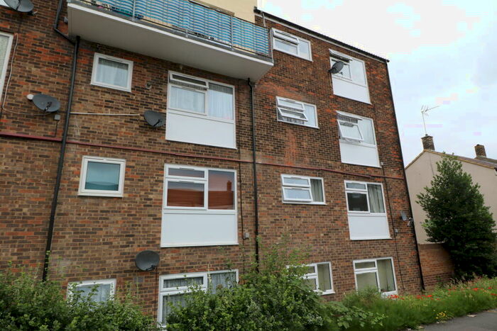 1 Bedroom Flat To Rent In Conyers, CM20