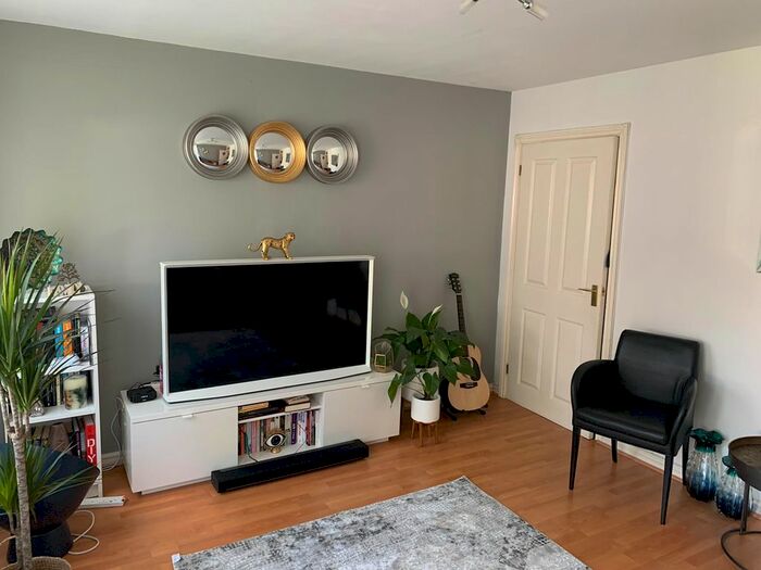 2 Bedroom Terraced House To Rent In Dirleton Road, Stratford/Plaistow, E15