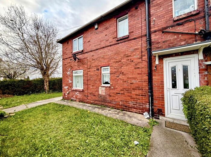 3 Bedroom Semi Detached House To Rent In Middleton Park Avenue, Leeds, LS10