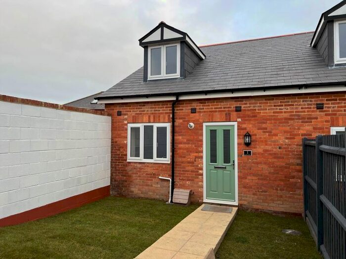 3 Bedroom End Of Terrace House To Rent In St. James Street, Newport PO30