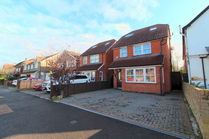 4 Bedroom Detached House To Rent In Station Crescent, Ashford, TW15