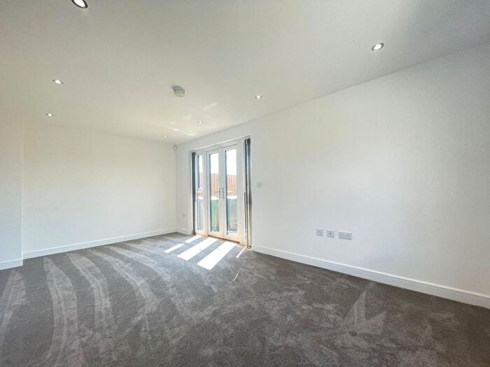 3 Bedroom Semi-Detached House To Rent In Quarry Drive, Cookridge, Leeds, LS16