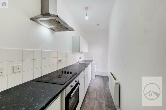 1 Bedroom Flat To Rent In High Street, Sutton, Surrey, SM1