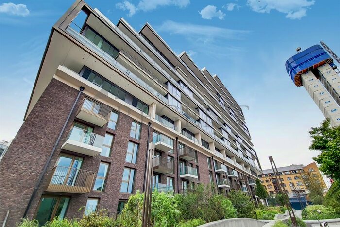 Parking/garage To Rent In Garage, Merino Gardens, E1W