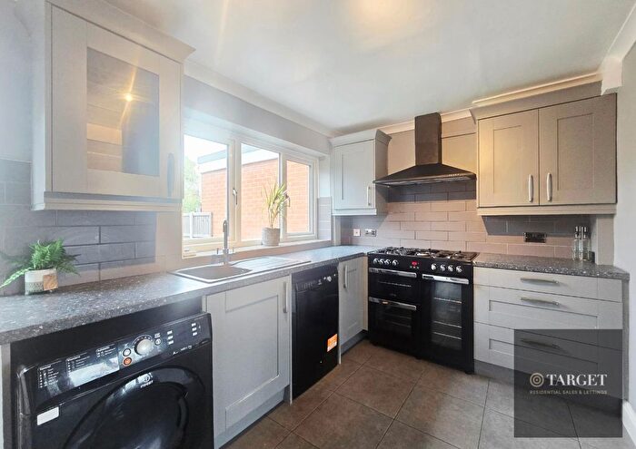 3 Bedroom End Terrace House To Rent In Rainer Close, EN8
