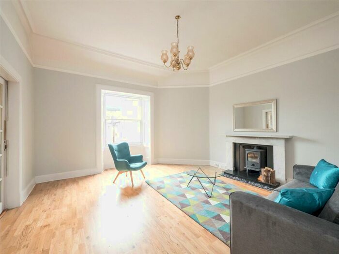 2 Bedroom Flat To Rent In Manor Place, Edinburgh, EH3