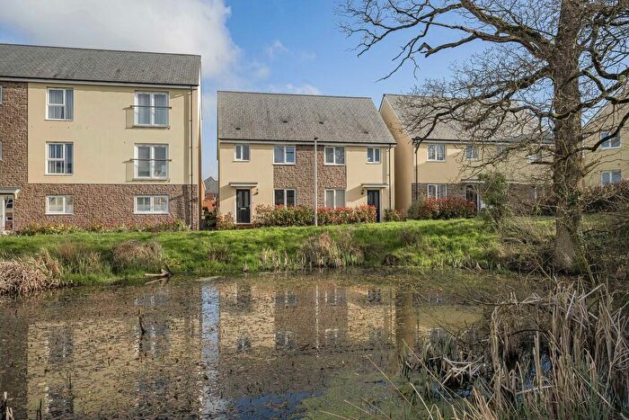 3 Bedroom Semi Detached House For Sale In Barling Walk, Cranbrook., EX5